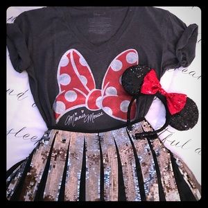Disney Minnie mouse bow tee✨